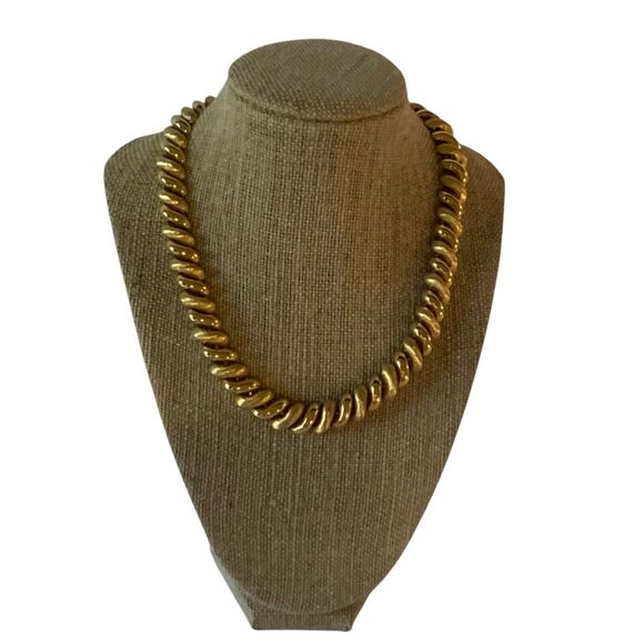Vintage Napier Gold Tone Alternating Shiny/Matt Chunky Necklace Fashion Jewelry - Picture 1 of 7